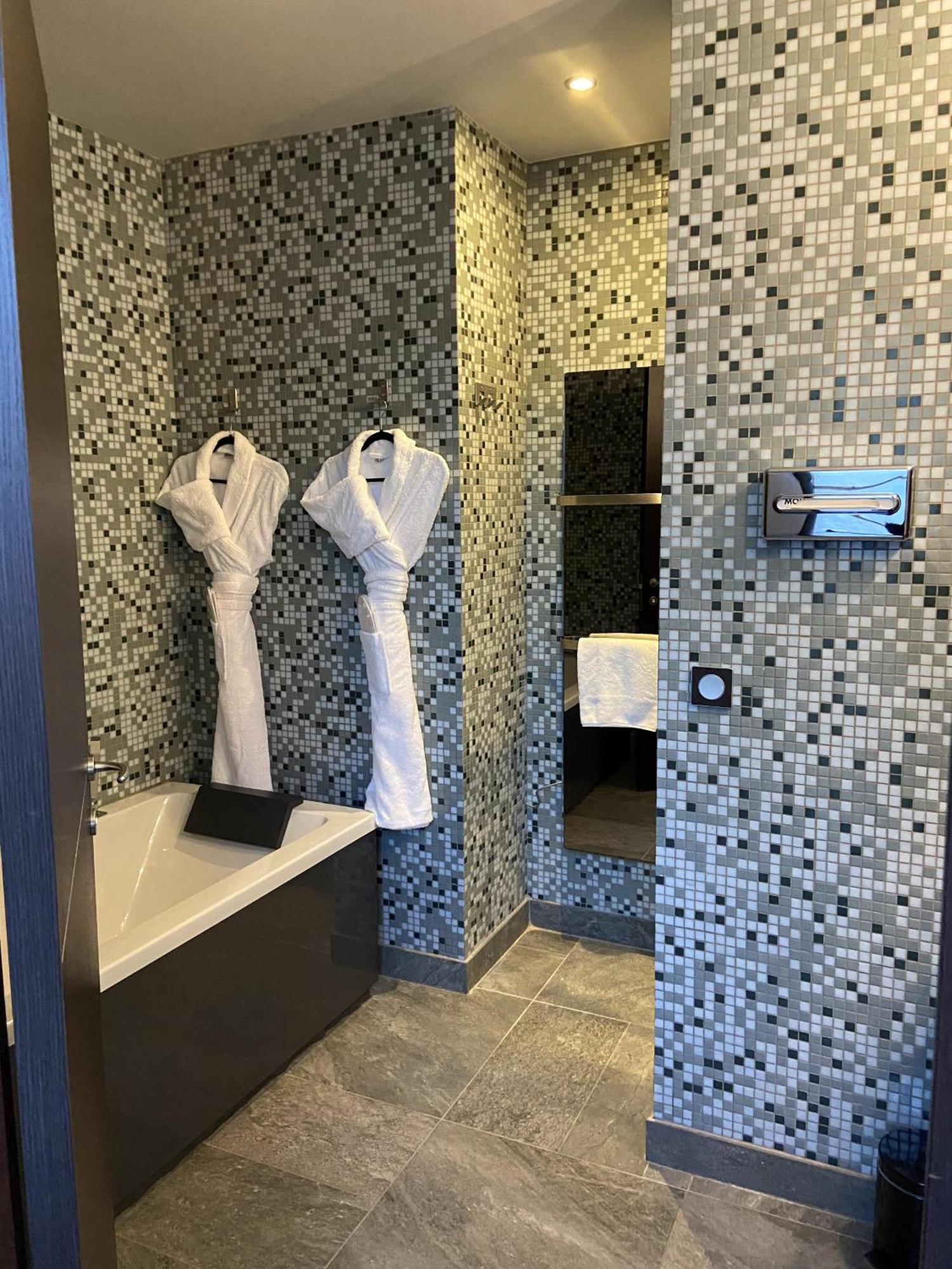 Les Suites Du Lac Aix-les-Bains Szoba fotó